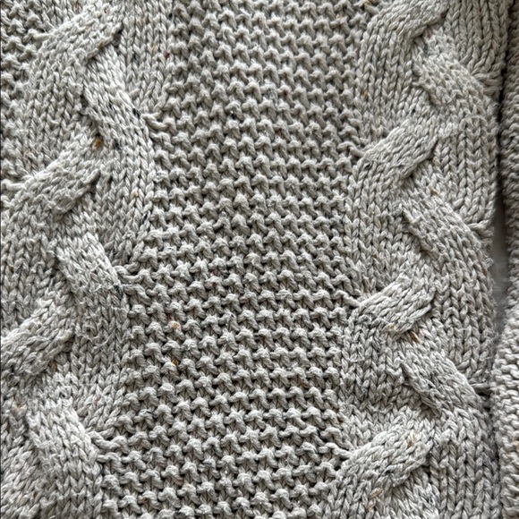 Cozy Gray Cable Knit Turtleneck Sweater - Picture 3 of 4